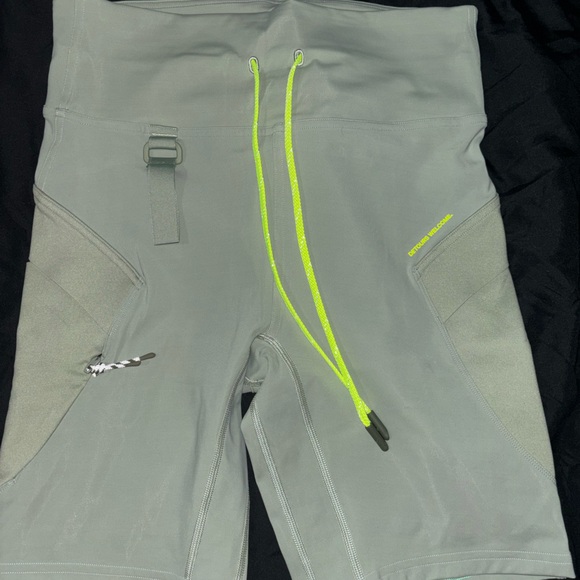lululemon cargo hiking shorts - Picture 1 of 2